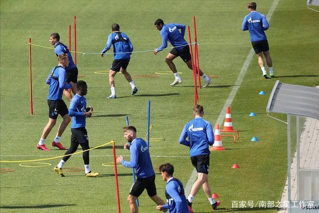 世界杯-姆巴佩单届10球萨卡戴帽 英格兰6-4法国夺季军